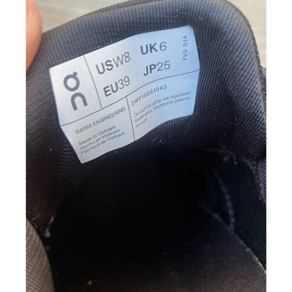 On Running Cloud Waterproof Women's Running Shoes - Black - Picture 10 of 10